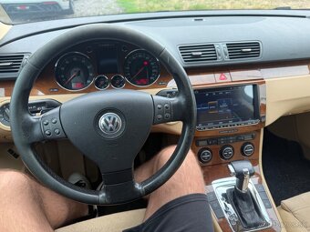 Volkswagen Passat 3.2 V6 Comfortline DSG 4-Motion - 10