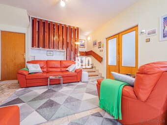 PRIESTRANNÝ RODINNÝ DOM s garážou v pokojnom prostredí mesta - 10