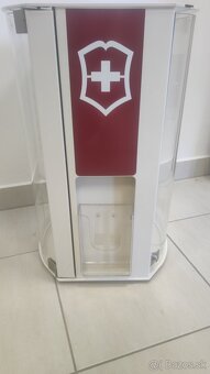 Vitrína Victorinox - 10