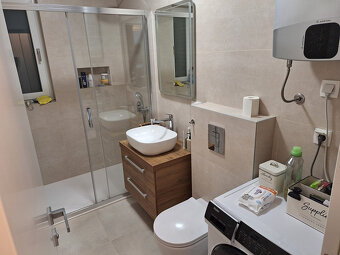 Chorvátsko-trojizbový apartmán s výhľadom na more-PAG - 10