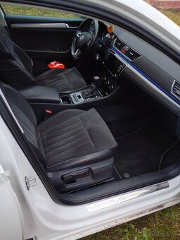 Predám 4x4 škoda Superb combi ročník 2016 dsg - 10