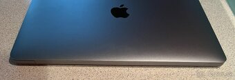 MacBook Air 13" (2019), i5 1,6Ghz, 8GB RAM, 256GB SSD - 10