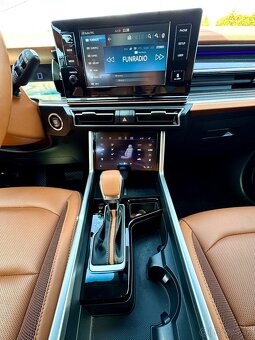 SSANGYONG TORRES - 10