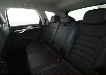 Volkswagen Touareg 3.0 V6 TDI Elegance 4Motion Aut. R-LINE - 10