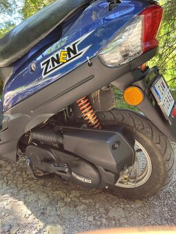 Skúter Adamoto znen 50ccm - 10