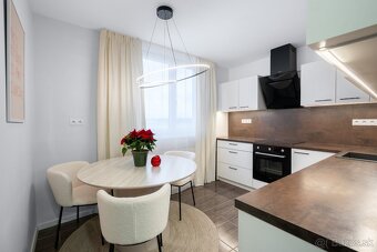 Na predaj 3 izbový byt po rekonštrukcii- Mateja Bela TN - 10