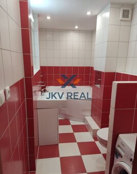 Slnečný 2-izbový byt s dvoma balkónmi na sídlisku Chrenová – - 10
