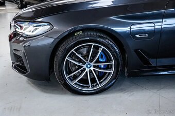 BMW 530 e - 10