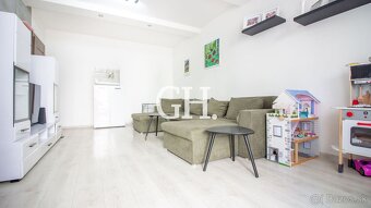 REZERVOVANÉ - Kompletne zrekonštruovaný 3-izbový byt s loggi - 10