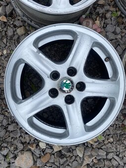 Predám na škoda octavia1 nahradne diely - 10