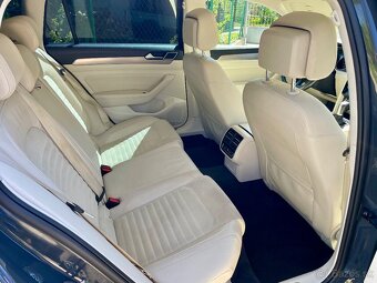 Volkswagen Passat 2.0TDi 4MOTION - 10