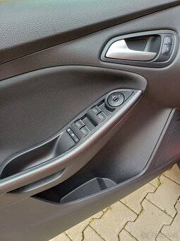 Focus combi 1.0 EcoBoost vyššia výbava Edition X TOP stav - 10