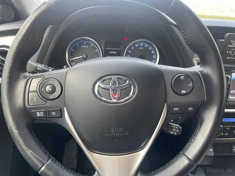 Toyota Auris Touring Sports 1.6 l - 6M/T - 10