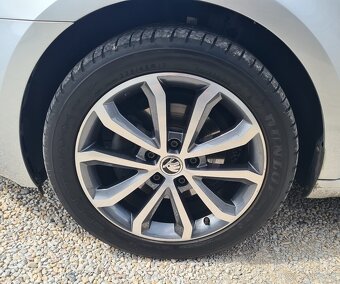 ŠKODA OCTAVIA COMBI 2.0 TDI SOLEIL DSG - 10