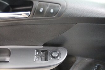 Volkswagen Passat Variant 2.0 TDI Trendline DSG - 10