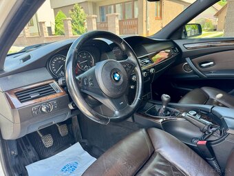 BMW E61 530d LCI INDIVIDUAL -SOFTCLOSE- PANORÁMA - 10