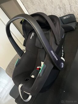 Autosedačka + Isofix základňa Maxi-Cosi - 10