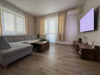 2 Izbový byt v blízkosti Nív a Eurovea - 10