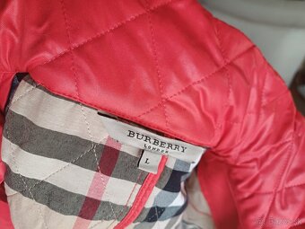Predám originál BURBERRY červenú prešivanu bundu - 10