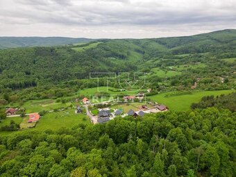 EXKLUZÍVNE NA PREDAJ KRÁSNY STAVEBNÝ POZEMOK (2202 m2)... - 10