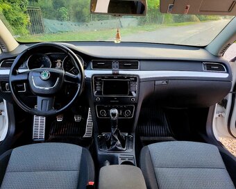 Škoda Superb 2.0 TDI 2012 - 10
