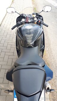 Yamaha YZF R6 - 10