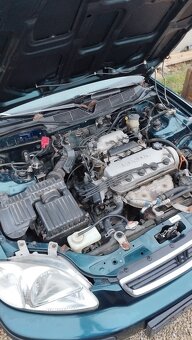 Honda Civic 1.5 vtec econom automat ,rozpredám na diely - 10
