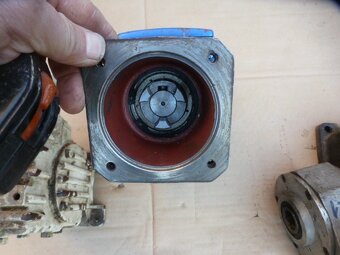 Uhlová prevodovka - 10