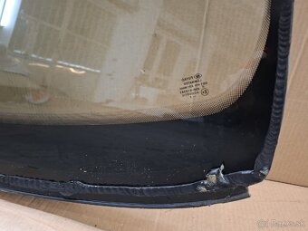 čelné sklo Passat B8, lišty, senzor - 10