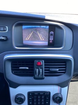 Volvo V40 Cross Country D2 Momentum Pro, Top stav. - 10