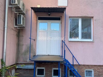 Veľké obchodno-komerčné priestory na prenájom vo frekventova - 10