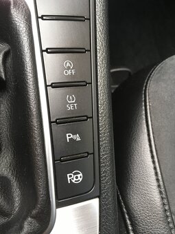 VW Passat B7 Highline 2.0 TDI 103KW 4Motion - 10