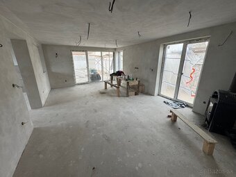 Novostavba RD 330m2 - 10