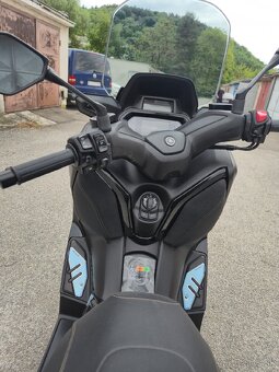 Yamaha X max 125 tech max NOVÁ - 10