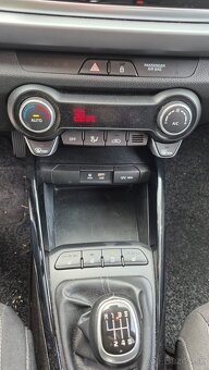 Kia Rio 1.4 73 kw GLX M6 1.maj.naj.15 600km - 10