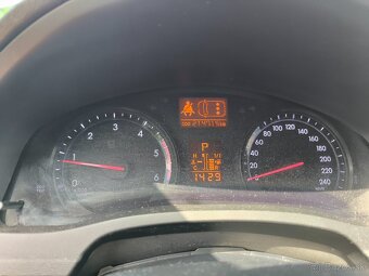 Toyota Avensis 2.2 D-CAT - 10