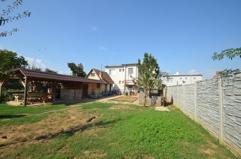 EXKLUZÍVNE-NA PREDAJ 2-generačný rodinný dom v slepej ulici - 10
