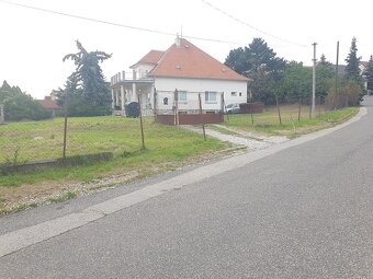 Predám RD s veľkým rovinatým pozemkom 1606m2 - 10