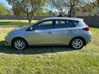 Toyota Auris - 10