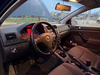 Volkswagen Golf - 10