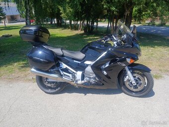 Yamaha FJR 1300 - 10