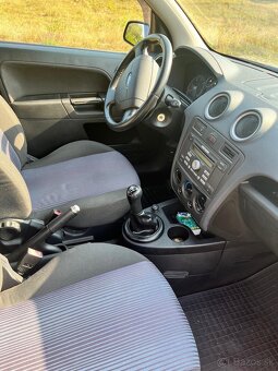 Ford Fusion - 10