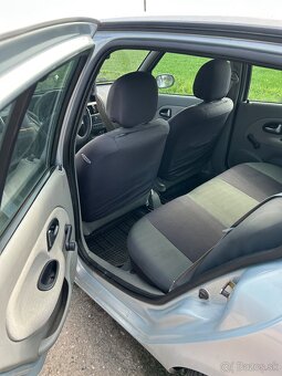 Renault Clio2,1,2 16V - 10