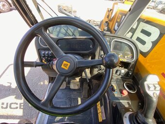 JCB 2015 4x4 čelný nakladač VIN 216 - 10