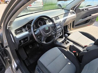 ŠKODA SUPERB COMBI 2.0 CRTDI 103KW ELEGANCE - 10