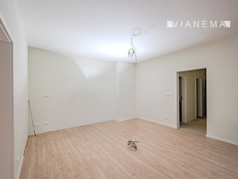 IBA U NÁS Unikátny 4-izb. byt s parkovaním a pozemkom 450m2 - 10