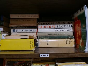 Predám knihy, rodokapsy western, časopisy, šport, romány - 10