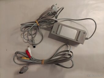 Nintendo Wii Konzola + 2 ovládače + 9 hier - 10