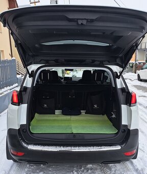 Peugeot 5008 - 10