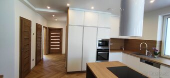 Moderná novostavba s garážou v obci Teriakovce - 10